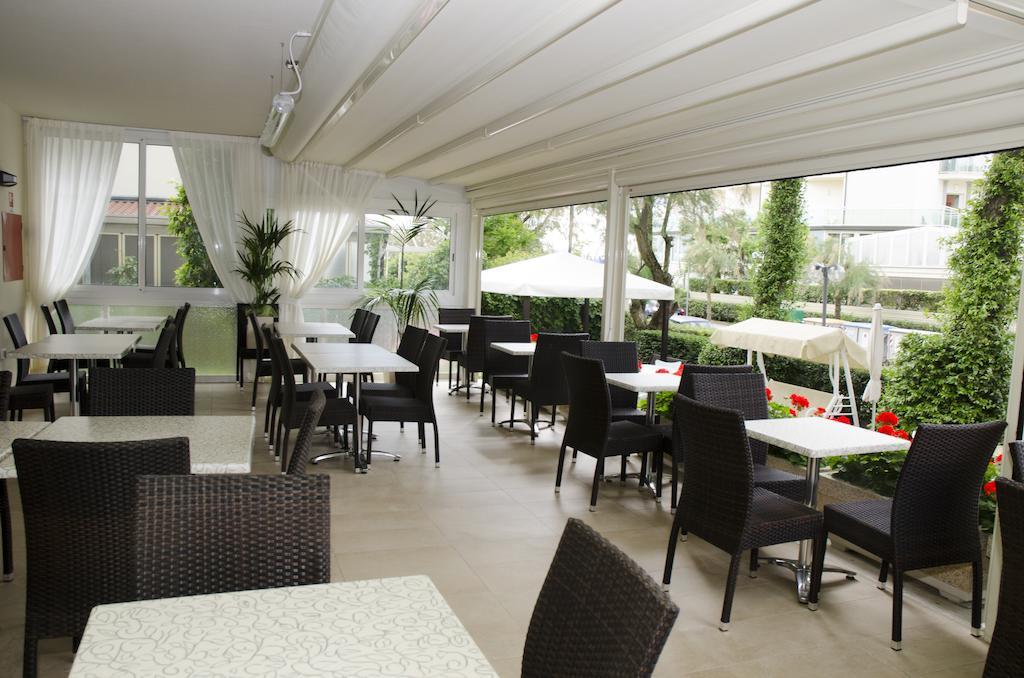 Consul Hotel 3*