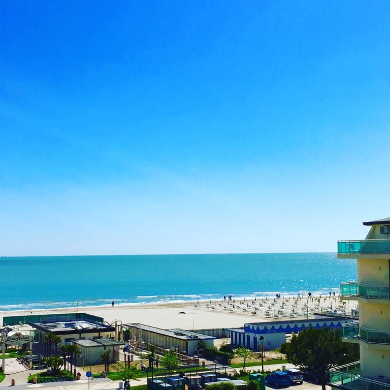 Consul Hotel 3*